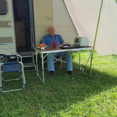 Camping Aviator, Numai Teren, Campare Pentru Rulote Autorulote Personale, Campingul Nu Are Rulote !!! Busteni Ngoại thất bức ảnh